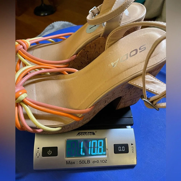 SODA chunky platforms size 7 tan with pink and‎ orange straps - Picture 9 of 9